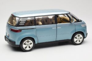 Volkswagen Microbus Concept Hellgrün Revell 1:18 08444 Druckguss — Bild 3 von 8