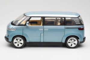 Volkswagen Microbus Concept Hellgrün Revell 1:18 08444 Druckguss — Bild 4 von 8
