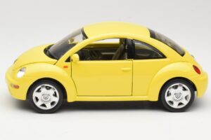 Volkswagen New Beetle Gelb Bburago 1:18 BEETLE001 Druckguss — Bild 4 von 8