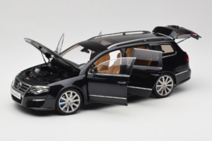 Volkswagen Passat B6 R36 Variant Schwarz NZG 1:18 KF044-4A Druckguss — Bild 2 von 8