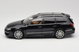 Volkswagen Passat B6 R36 Variant Schwarz NZG 1:18 KF044-4A Druckguss — Bild 4 von 8