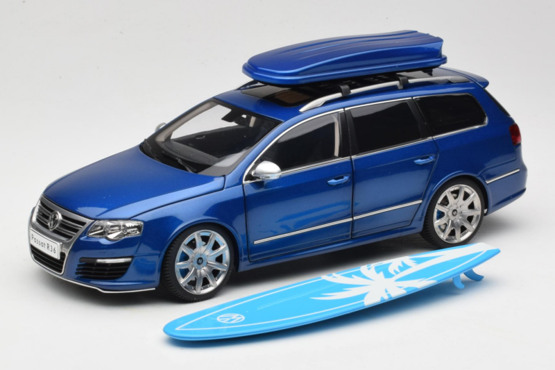 Volkswagen Passat B6 R36 Variant Blau NZG 1:18 KF044 Druckguss