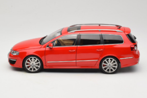 Volkswagen Passat B6 R36 Variant Rot NZG 1:18 KF044-5 Druckguss — Bild 4 von 8