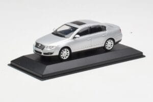 Volkswagen Passat B6 Silber Minichamps 1:43 PASSAT003 Druckguss — Bild 2 von 4