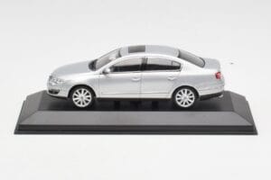 Volkswagen Passat B6 Silber Minichamps 1:43 PASSAT003 Druckguss