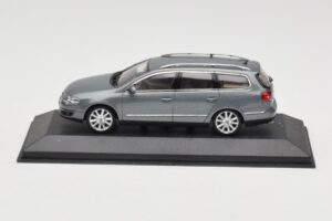 Volkswagen Passat B6 Variant Grey Metallic Minichamps 1:43 PASSAT005 Druckguss