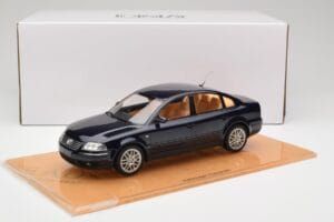 Volkswagen Passat W8 B5.5 Indigo Blue DNA 1:18 DNA000029 Druckguss — Bild 6 von 6