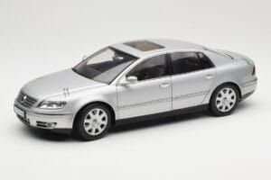 Volkswagen Phaeton D1 Silver Metallic AUTOart 1:18 79742 Druckguss