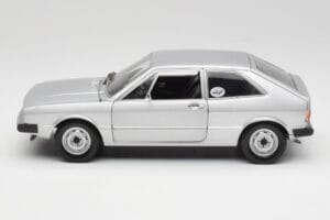 Volkswagen Scirocco GT Mk1 Silver Metallic Revell 1:18 08833 Druckguss — Bild 4 von 8