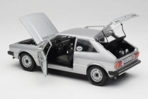 Volkswagen Scirocco GT Mk1 Silver Metallic Revell 1:18 08833 Druckguss — Bild 5 von 8