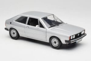 Volkswagen Scirocco GT Mk1 Silver Metallic Revell 1:18 08833 Druckguss — Bild 6 von 8