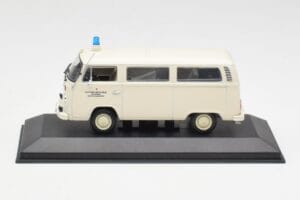 Volkswagen T2 Ambulance DRK Minichamps 1:43 400053090 Druckguss