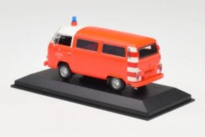 Volkswagen T2 Bus Feuerwehr Frankfurt Rote Stoßstangen Minichamps 1:43 400053091-V1 Druckguss — Bild 3 von 4