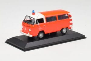Volkswagen T2 Bus Feuerwehr Frankfurt Minichamps 1:43 400053091-R Druckguss — Bild 2 von 4