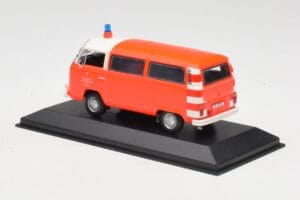 Volkswagen T2 Bus Feuerwehr Frankfurt Minichamps 1:43 400053091-R Druckguss — Bild 3 von 4