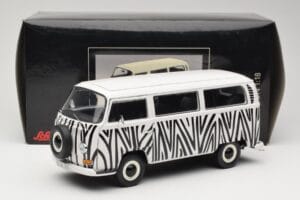 Volkswagen T2a Bus Safari Schuco 1:18 00191 Druckguss — Bild 8 von 8