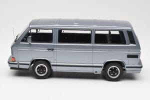Volkswagen T3 Porsche B32 Minibus Blau KK-Scale 1:18 KKDC180221 Druckguss — Bild 3 von 6