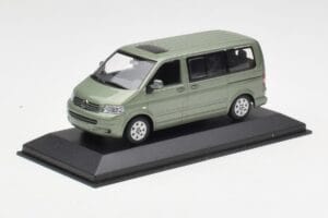Volkswagen T5 Bus Fresco Green Minichamps 1:43 T5001-B Druckguss — Bild 2 von 4