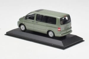 Volkswagen T5 Bus Fresco Green Minichamps 1:43 T5001-B Druckguss — Bild 3 von 4