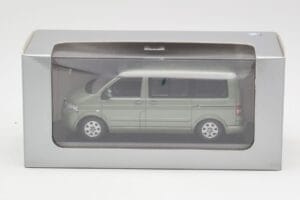 Volkswagen T5 Bus Fresco Green Minichamps 1:43 T5001-B Druckguss — Bild 4 von 4