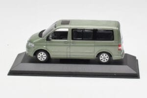 Volkswagen T5 Bus Fresco Green Minichamps 1:43 T5001-B Druckguss