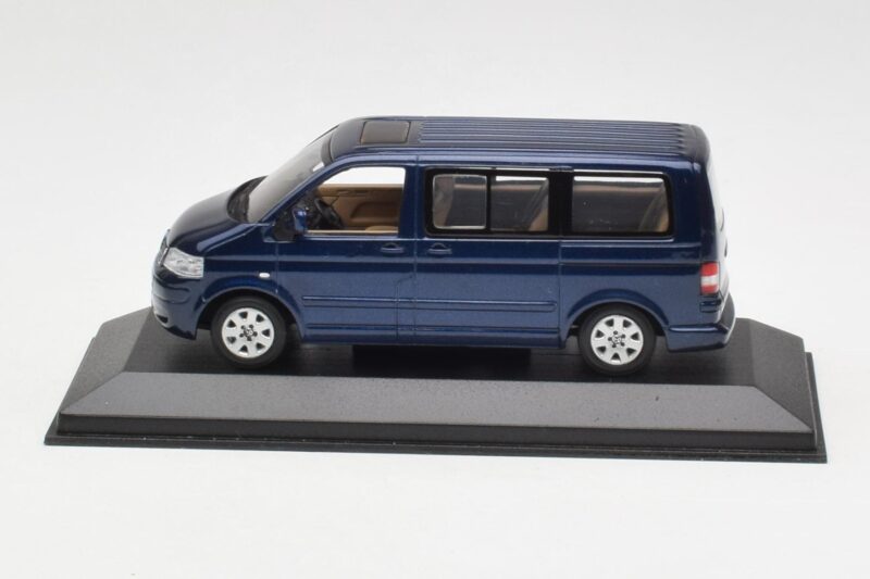 Volkswagen T5 Bus Shadow Blue Minichamps 1:43 842902102 Druckguss