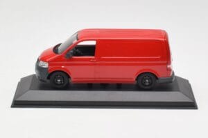 Volkswagen T5 Lieferwagen Rot & Schwarze Felgen Minichamps 1:43 400052260-B Druckguss