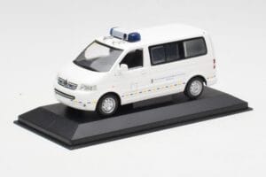 Volkswagen T5 Multivan Bundeswehr Notarzt Prototyp Minichamps 1:43 400052291-P1 Druckguss — Bild 2 von 4