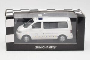 Volkswagen T5 Multivan Bundeswehr Notarzt Prototyp Minichamps 1:43 400052291-P1 Druckguss — Bild 4 von 4