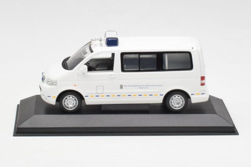 Volkswagen T5 Multivan Bundeswehr Notarzt Prototyp Minichamps 1:43 400052291-P1 Druckguss