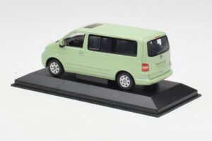 Volkswagen T5 Multivan California Limettengrün Dealer Minichamps 1:43 400052201-D1 Druckguss — Bild 3 von 4