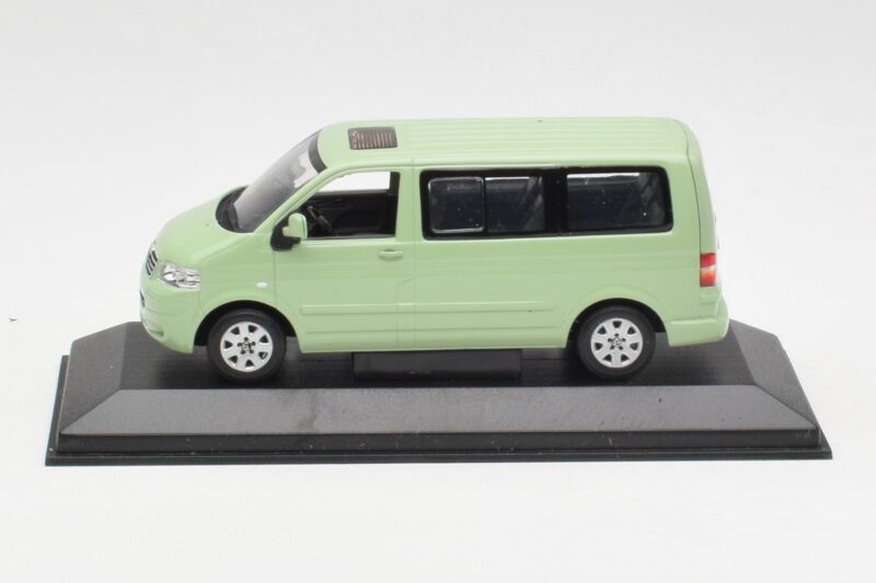 Volkswagen T5 Multivan California Limettengrün Dealer Minichamps 1:43 400052201-D1 Druckguss