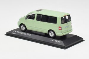 Volkswagen T5 Multivan California Limettengrün Minichamps 1:43 400052201 Druckguss — Bild 3 von 4