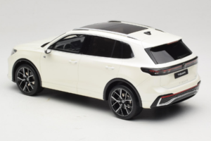 Volkswagen Tiguan R-Line Oryx White Pearl Otto 1:18 OT1219 Resin — Bild 5 von 6