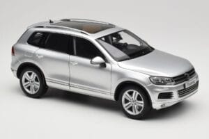 Volkswagen Touareg 7L Silver Metallic Kyosho 1:18 8821CS Druckguss — Bild 6 von 8