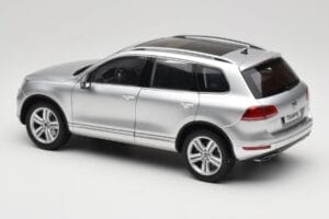 Volkswagen Touareg 7L Silver Metallic Kyosho 1:18 8821CS Druckguss — Bild 7 von 8