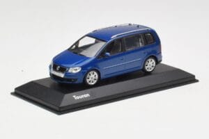 Volkswagen Touran Blau Minichamps 1:43 TOURAN002 Druckguss — Bild 2 von 4