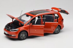 Volkswagen Touran 5T Orange Paudi Model 1:18 ZVE000003ORA Druckguss — Bild 2 von 8