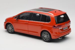 Volkswagen Touran 5T Orange Paudi Model 1:18 ZVE000003ORA Druckguss — Bild 7 von 8