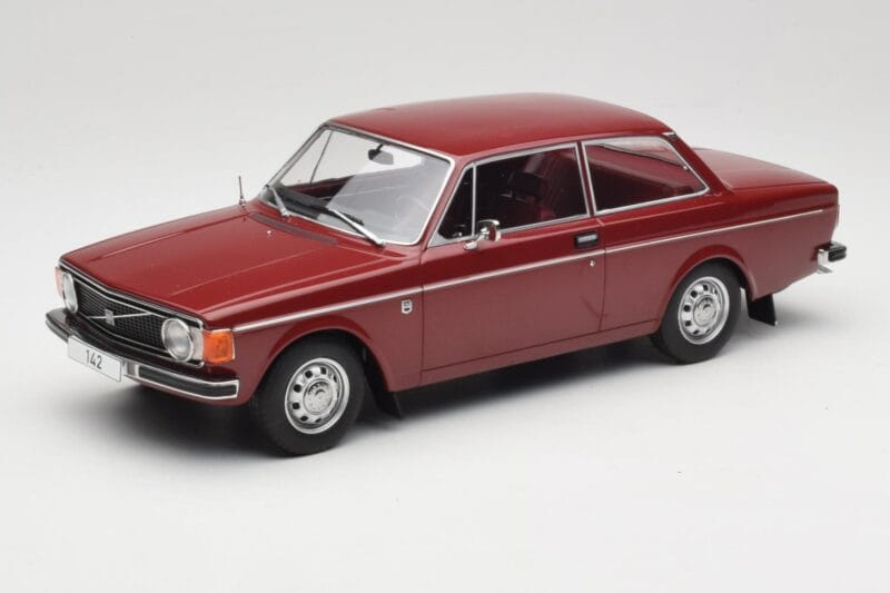 Volvo 142 Dunkelrot MCG 1:18 MCG18443 Druckguss