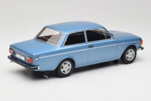 Volvo 142 Hellblau MCG 1:18 MCG18444 Druckguss — Bild 2 von 6