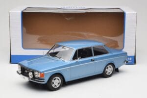 Volvo 142 Hellblau MCG 1:18 MCG18444 Druckguss — Bild 6 von 6