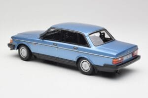 Volvo 240 GL Blau Metallic Minichamps 1:18 155171404 Druckguss — Bild 5 von 6