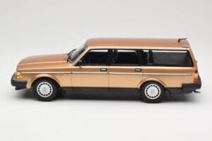 Volvo 240 GL Kombi Gold Metallic Minichamps 1:18 155171415 Druckguss — Bild 3 von 6