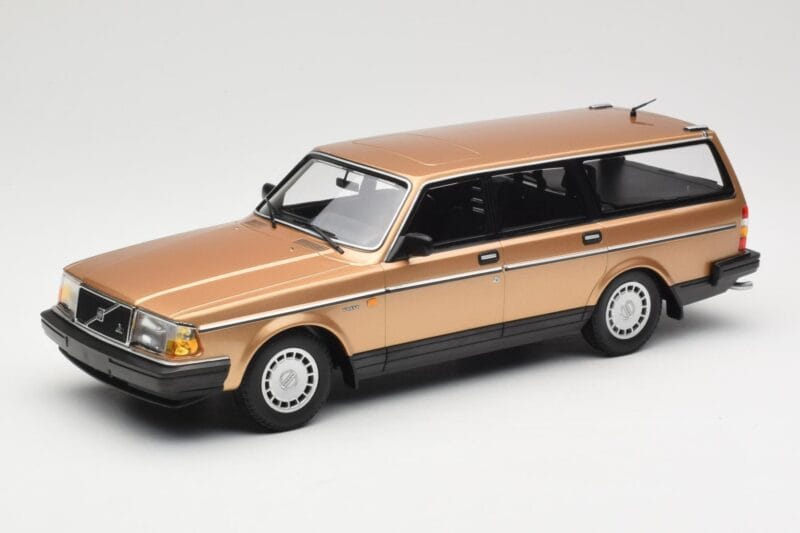 Volvo 240 GL Kombi Gold Metallic Minichamps 1:18 155171415 Druckguss