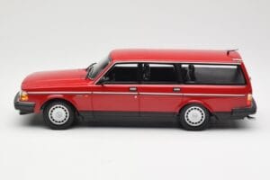 Volvo 240 GL Kombi Rot Minichamps 1:18 155171411 Druckguss — Bild 3 von 6