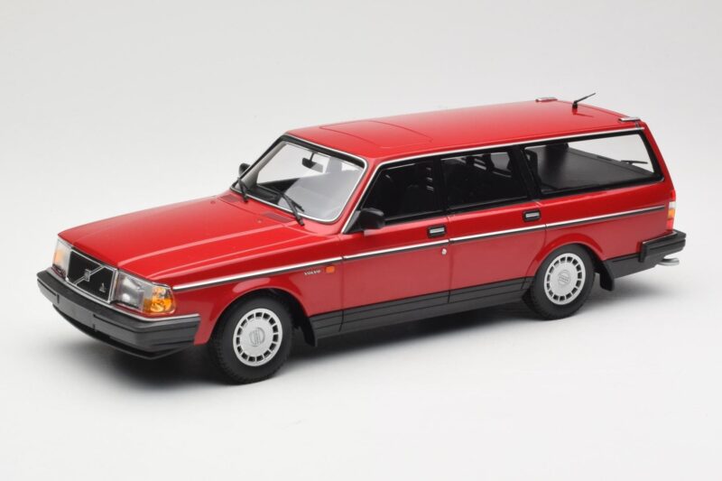 Volvo 240 GL Kombi Rot Minichamps 1:18 155171411 Druckguss
