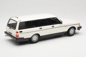 Volvo 240 GL Kombi Weiß Minichamps 1:18 155171412 Druckguss — Bild 2 von 6