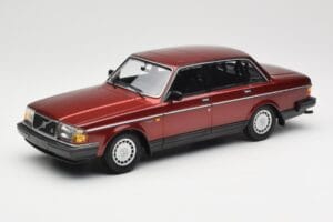 Volvo 240 GL Dark Red Metallic Minichamps 1:18 155171406 Druckguss