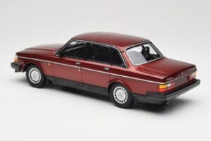 Volvo 240 GL Dark Red Metallic Minichamps 1:18 155171406 Druckguss — Bild 5 von 6